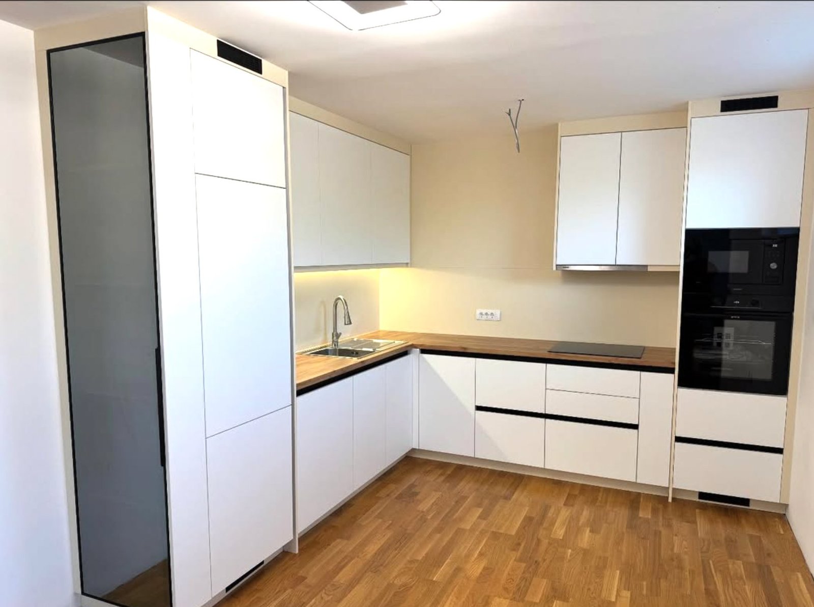 White Modern Kitchen